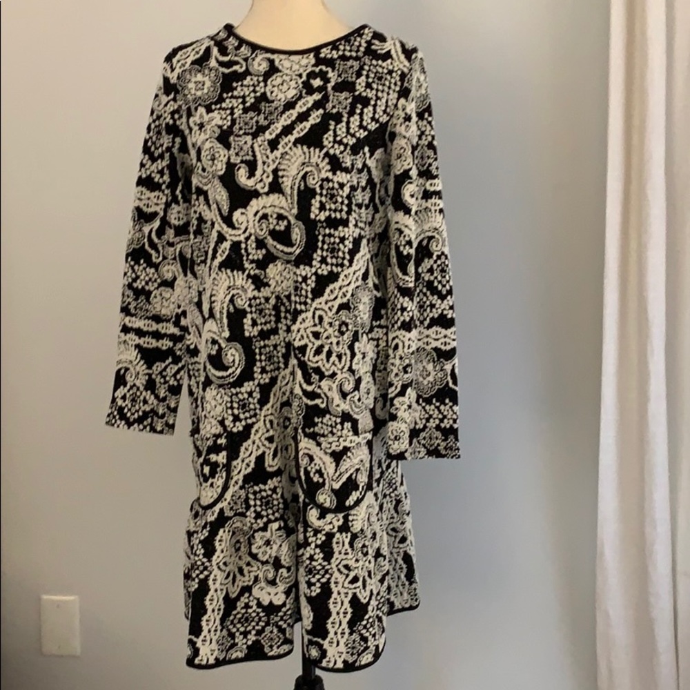 Like new black and white dress